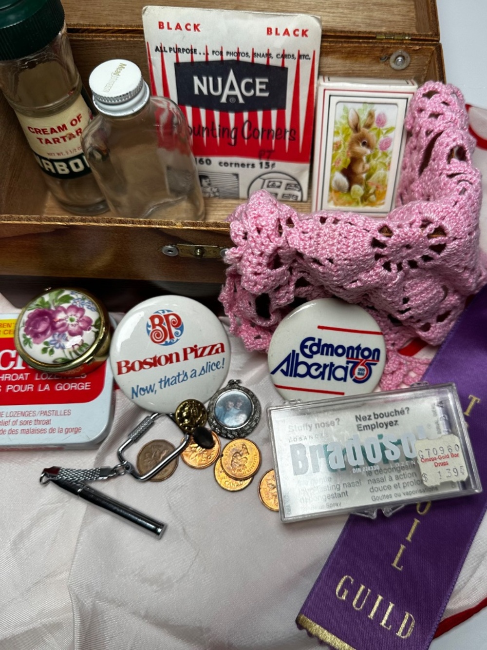 The Heartfelt Treasure Box No. 1 | 20+ Vintage & Retro Treasures - Picture 2 of 5